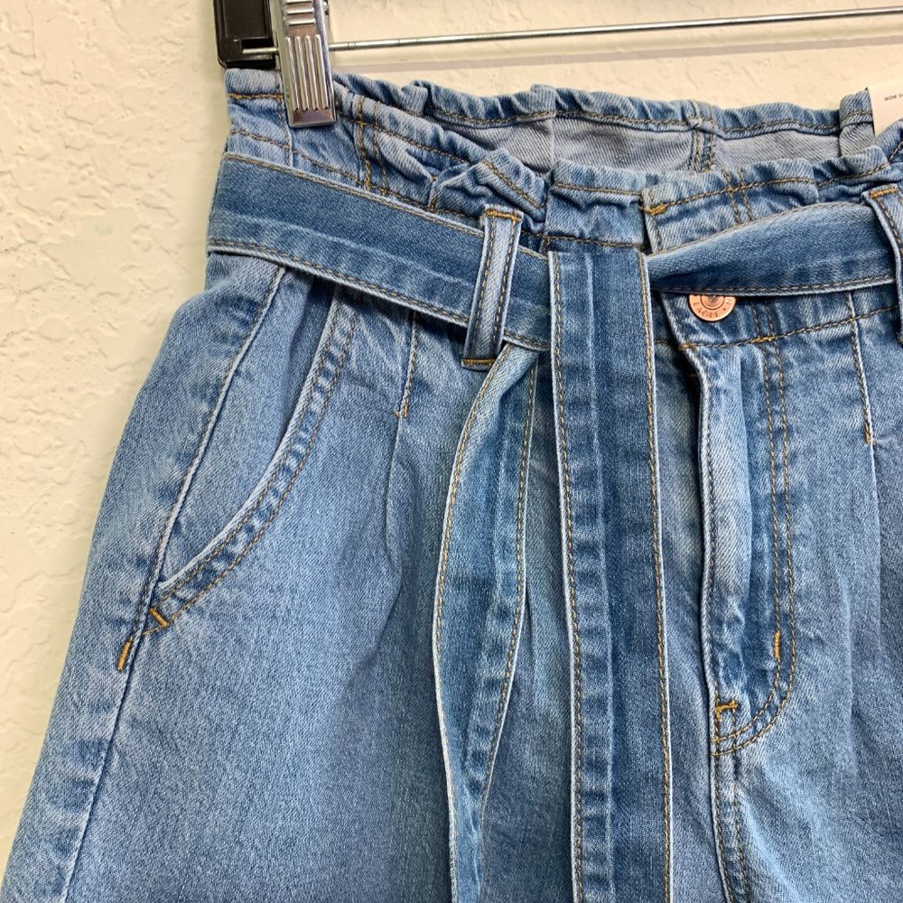 American Eagle Womens Size  26W/2 Super High Rise Denim Mom Short NWT! - Picture 5 of 16